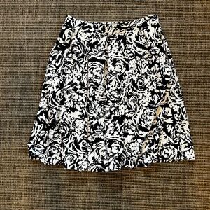 Adrienne Vittadini Black and White A-Line Skirt Knee-Length Casual